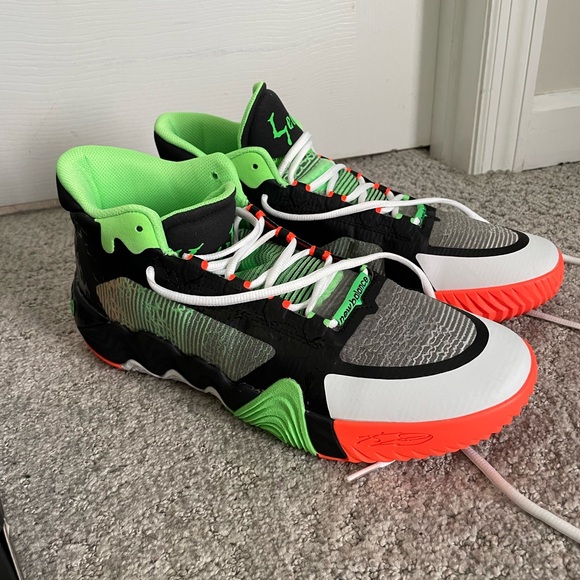 Size 11 Goosebump theme basketball shoes. - Picture 5 of 6